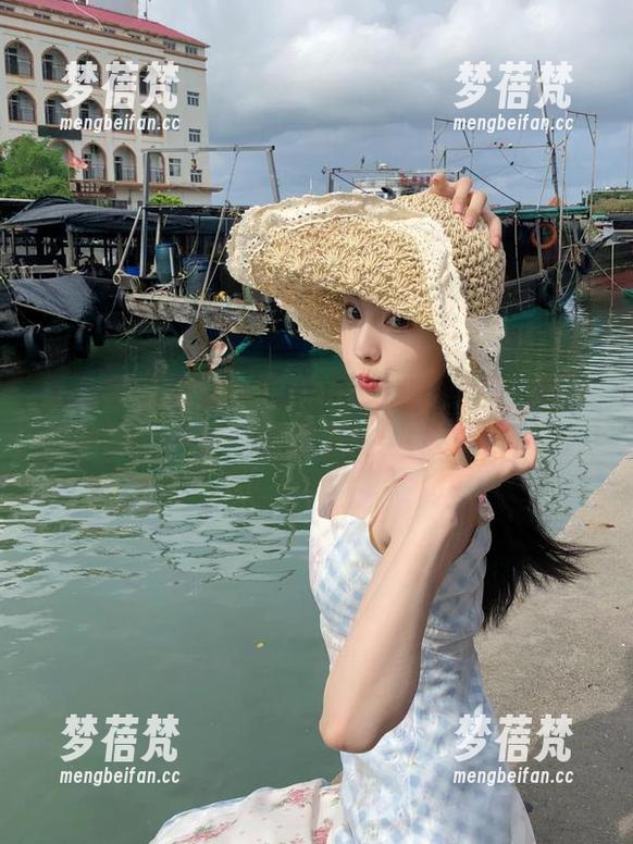 青豆客 - 看歆小兔chobits化身护士的写真图册，医护界的颜值担当果然不简单！