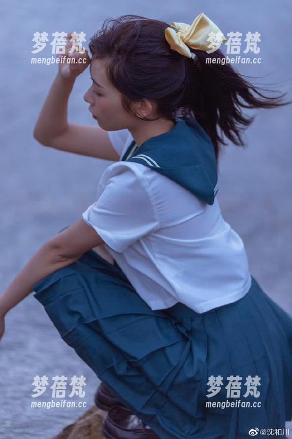 青豆客 - 原图来袭！陈亦菲女仆写真分享，感受她的梦幻与优雅