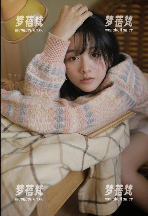 魅妍社 - Olivia童安琪的红裙写真，高清图库中藏着无尽的可爱与温柔！