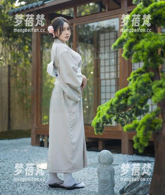 揭秘麻花麻花酱的托帕幕后故事：那些鲜为人知的写真美图背后有何玄机？